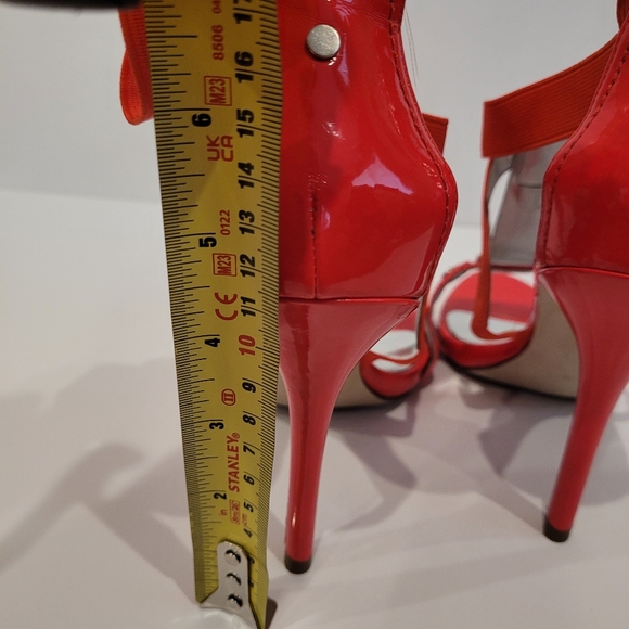 GUESS Red silhouette Shiny Sexy Strappy Women's Open-toed Heels 8 - Picture 3 of 7